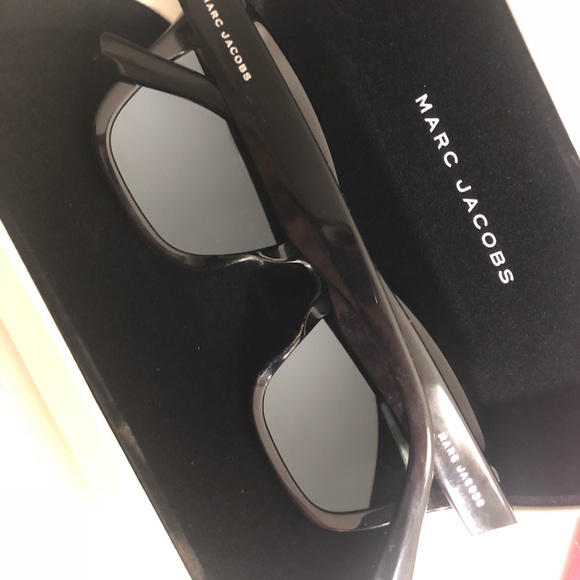 100% authentic Marc Jacob sunglasses - Picture 1 of 6